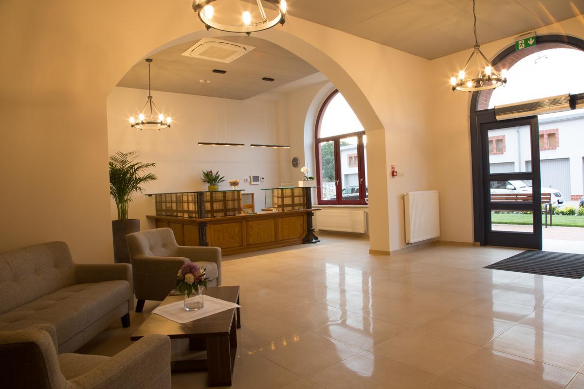 Glas-Hotel 4* Жары Экстерьер фото
