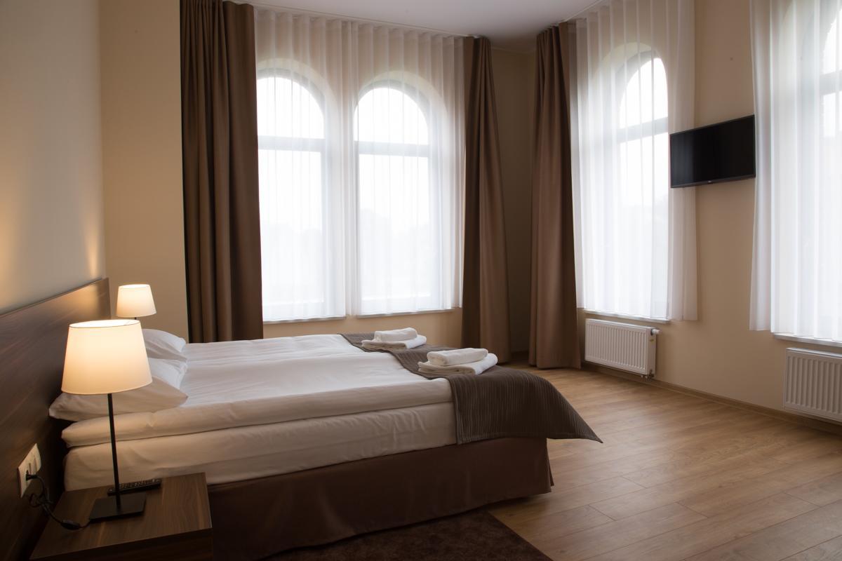 Glas-Hotel 4* Жары Экстерьер фото