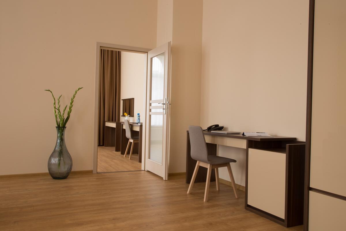 Glas-Hotel 4* Жары Экстерьер фото